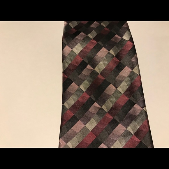 Van-HeusenTie Greens,mauve to brown multi pattern. - Picture 2 of 4